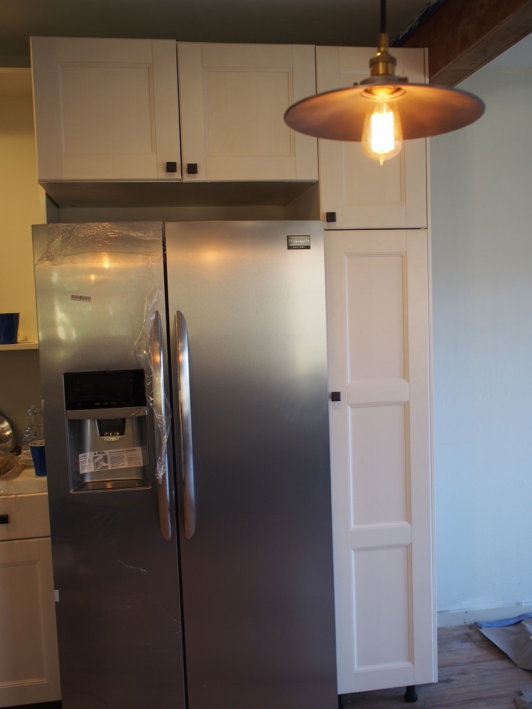 REFRIGERATOR 